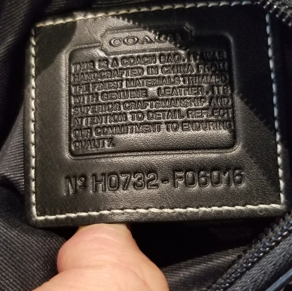 Coach cross bag, excellent condition - Picture 7 of 11